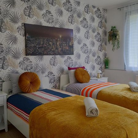 Appartement Le Tresor D'Amour นอยเยส์-ซัวร์-แช ภายนอก รูปภาพ